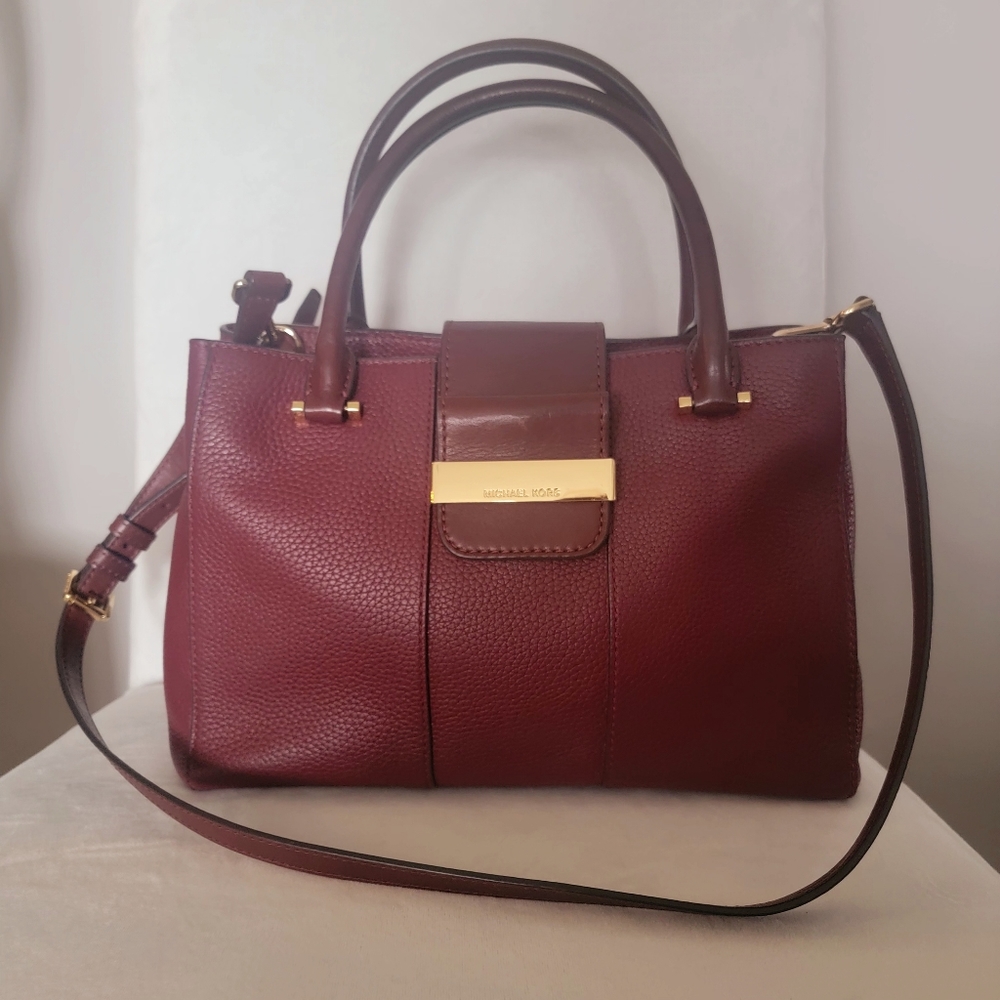 Michael Kors GUC satchel/shoulder maroon genuine pebble leather
